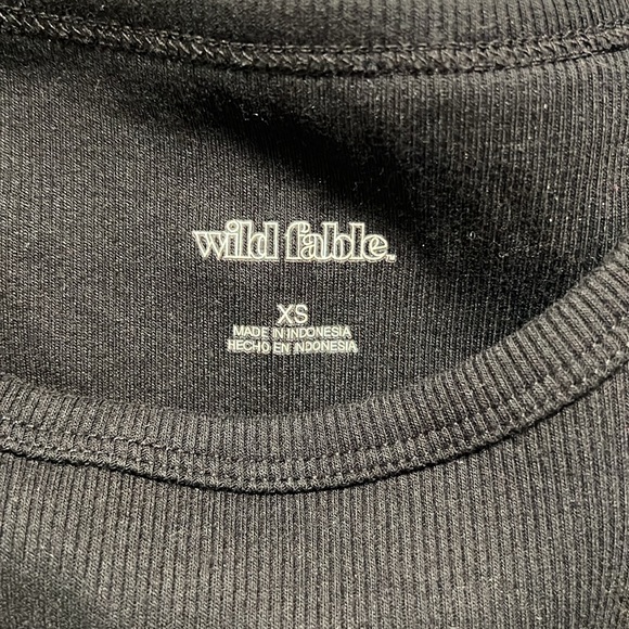 WILD FABLE pair of cropped tanks XS - Picture 4 of 7